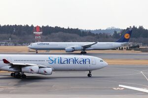 LH A340-600&UL A340-300 NRT.jpg